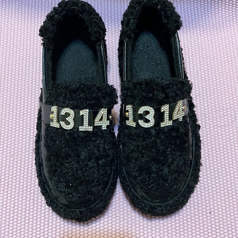Black furry shoes😎